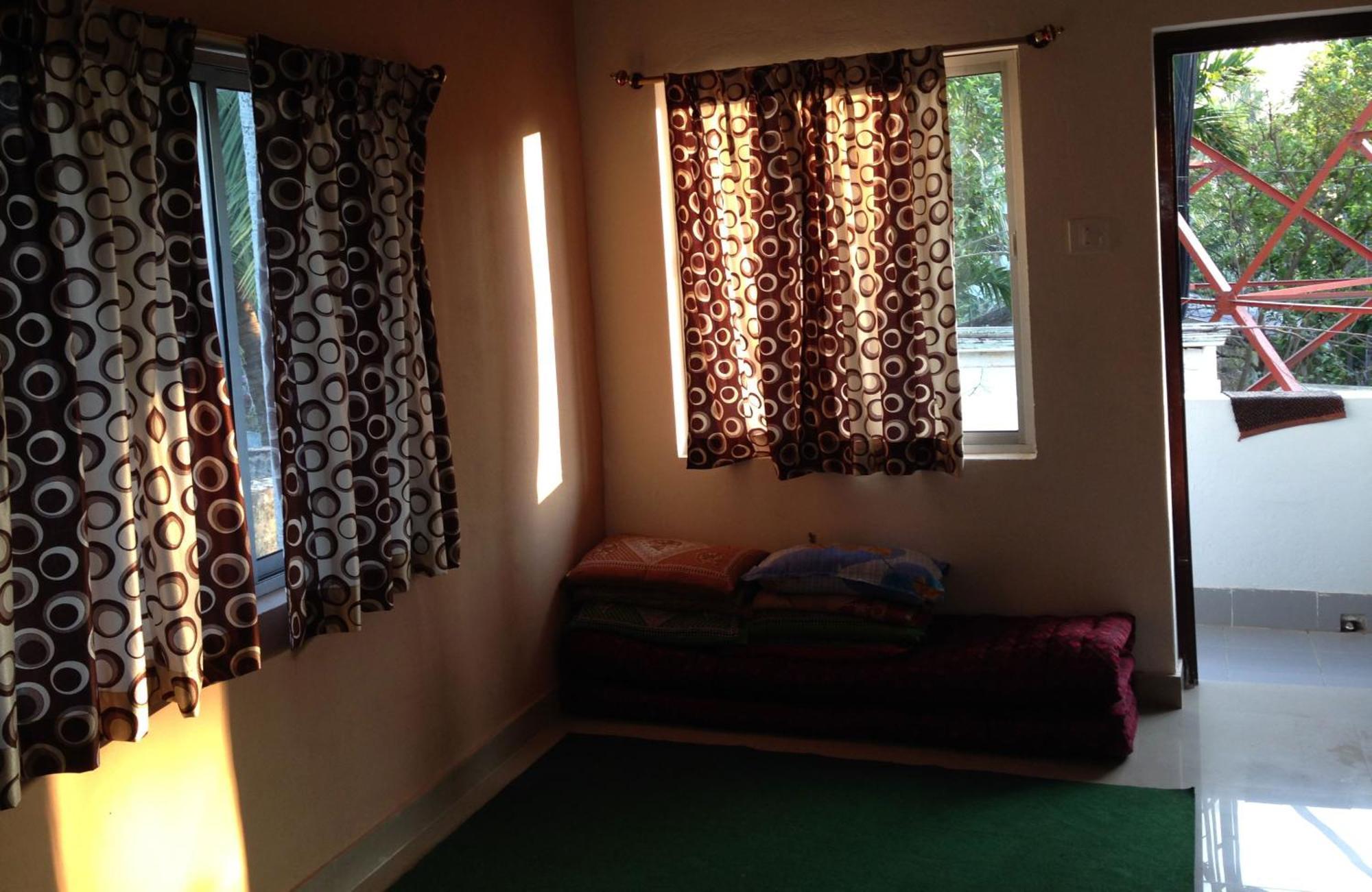 Surya Inn Konarka Kamer foto