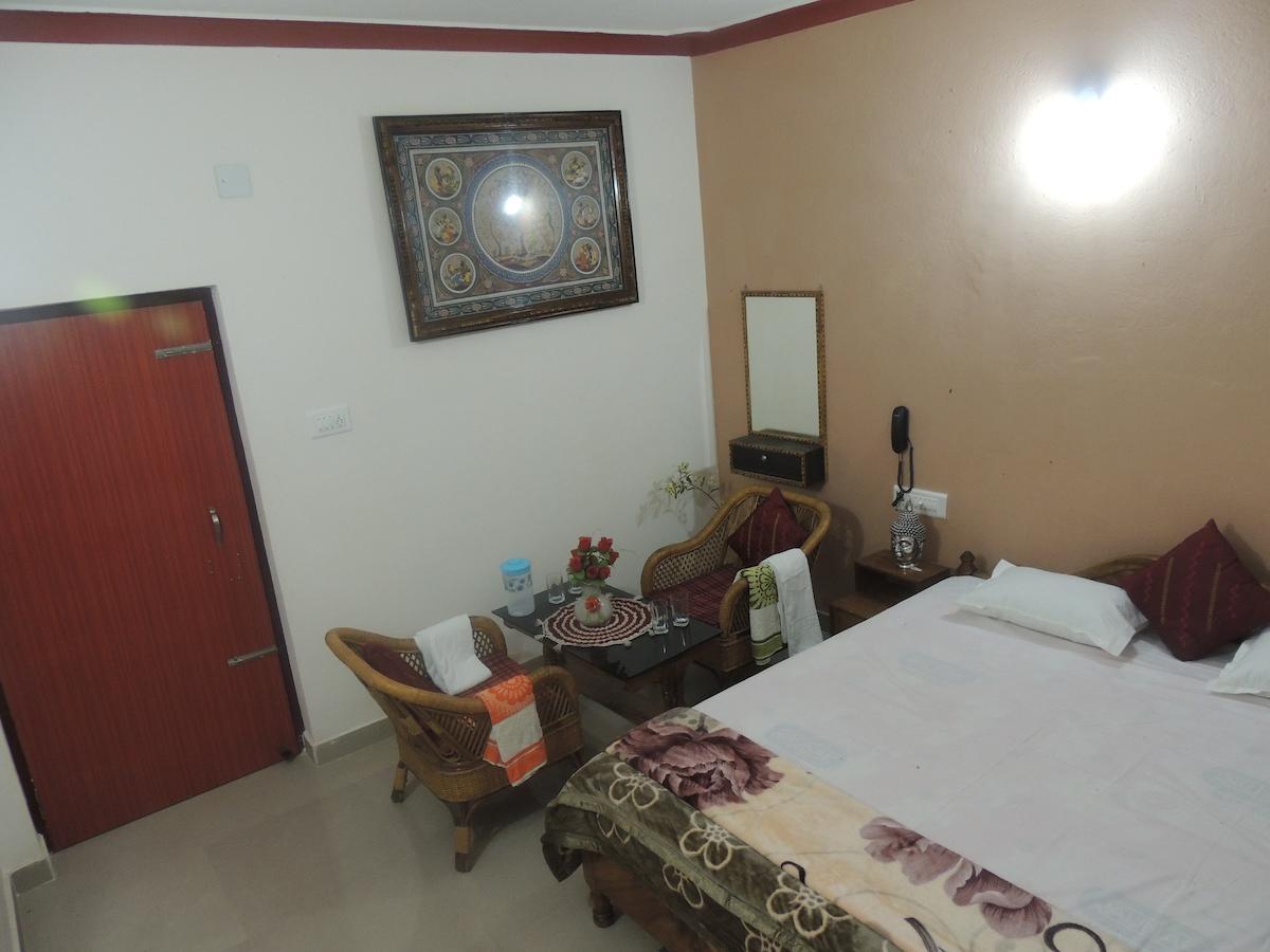 Surya Inn Konarka Buitenkant foto
