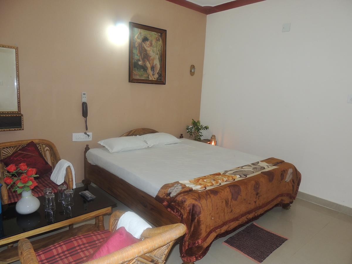 Surya Inn Konarka Kamer foto